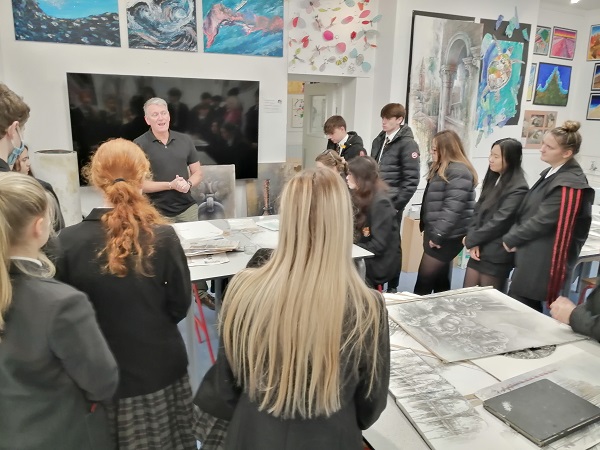 Artist Ian Murphy visits Birkenhead School